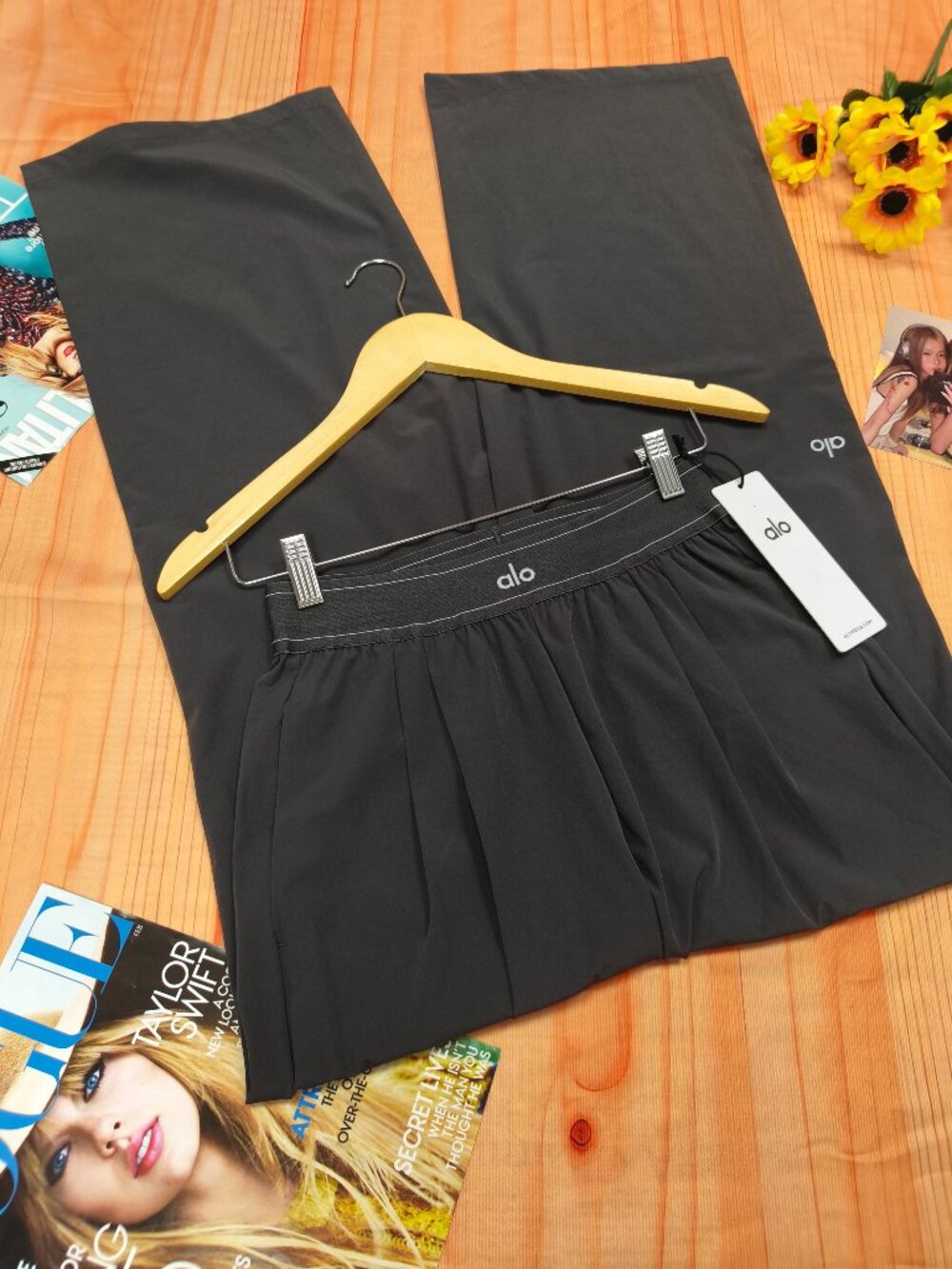Dark Grey ALO Yoga Suit Up Trouser (Regular)💐 - Quiet Luxury💎 - Picture 2 of 7